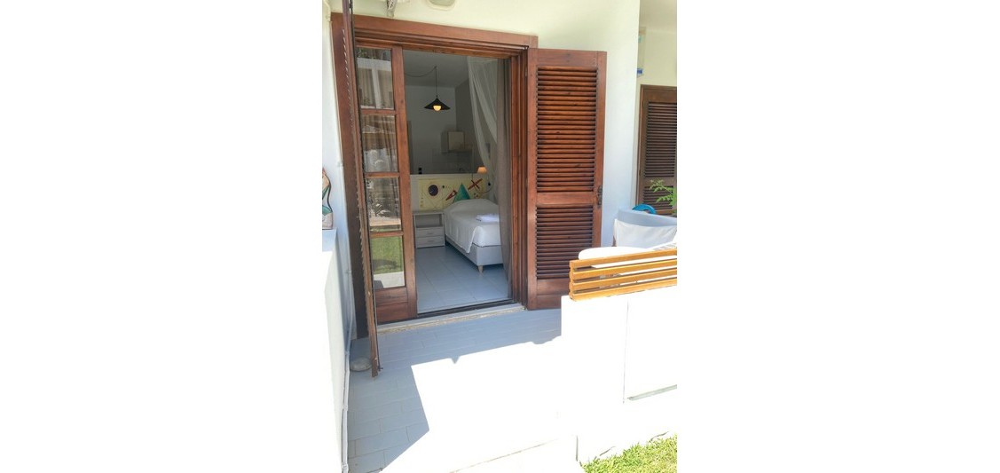 Single Pool View Studio - 1 adult