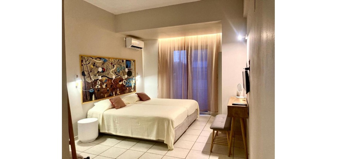 Deluxe Pool-view Studio - 2 adults