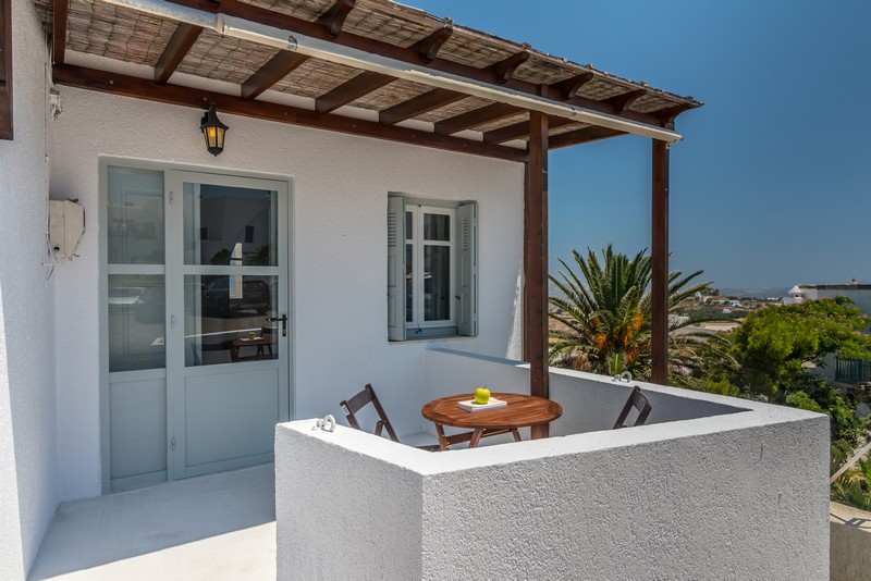 4 - Deluxe Studio with city view and private parking 28m<sup>2</sup> (1-2 persons)