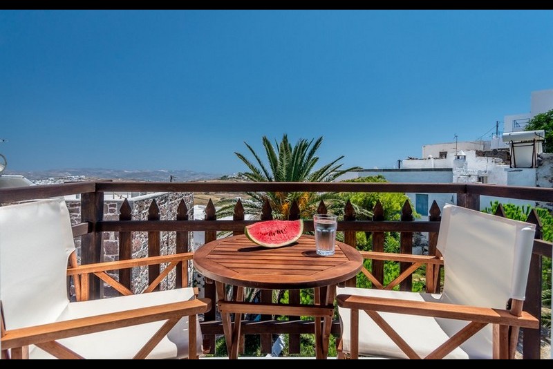 4 - Deluxe Studio with city view and private parking 28m<sup>2</sup> (1-2 persons)