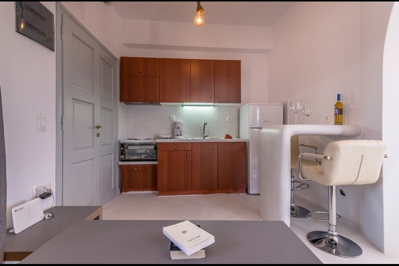 4 - Deluxe Studio with city view and private parking 28m<sup>2</sup> (1-2 persons)