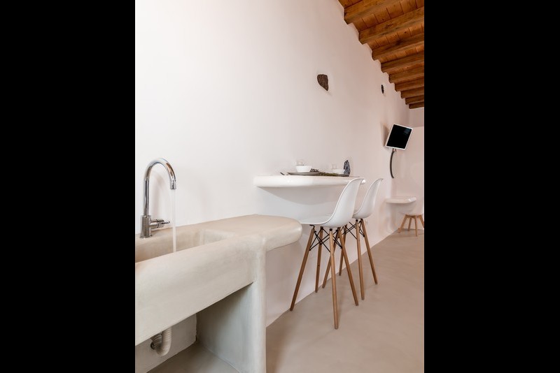 7 - Deluxe Studio  -  partial sea view and outdoor hot tub 28m<sup>2</sup> (1-3 persons)