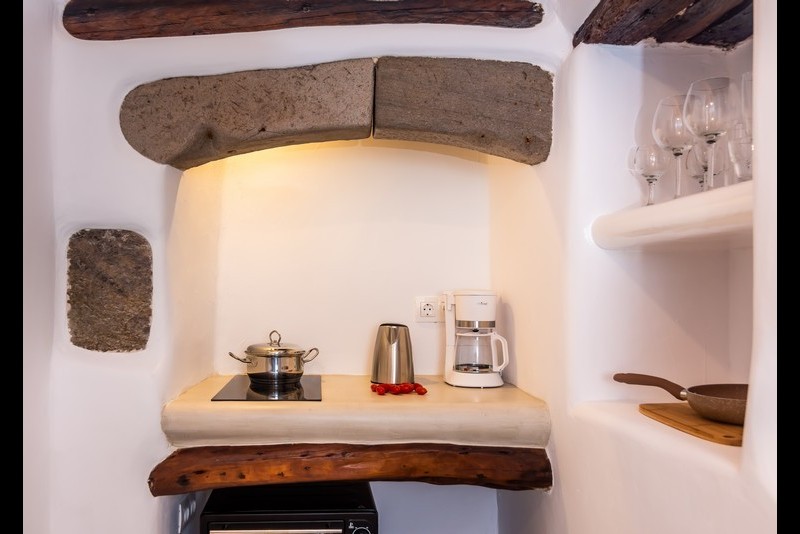 7 - Deluxe Studio  -  partial sea view and outdoor hot tub 28m<sup>2</sup> (1-3 persons)