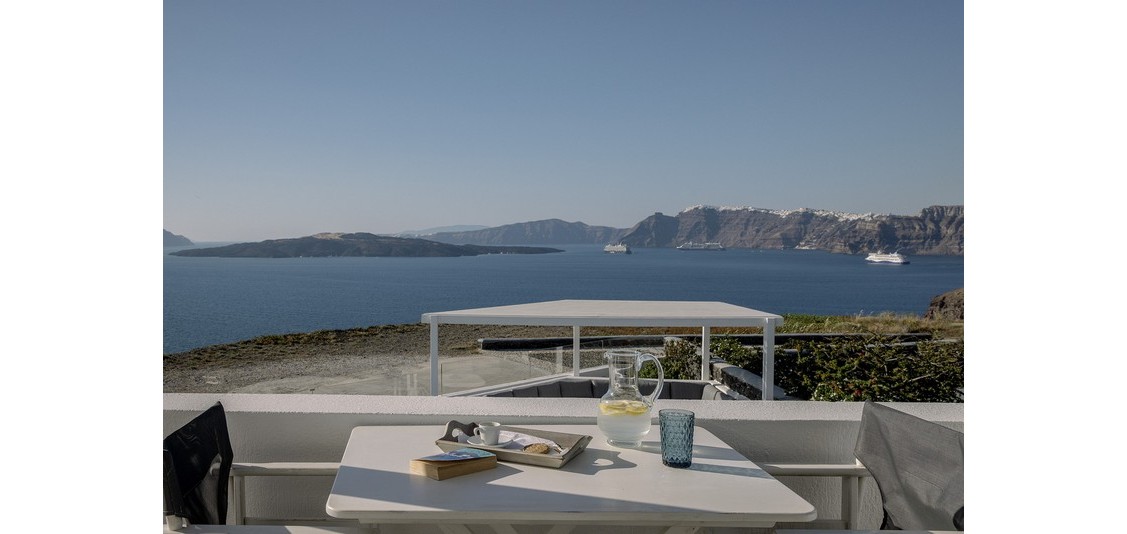 Εσωτερικοί χώροι - Επάνω όροφος - Βίλα Deluxe με θέα στην Καλντέρα - 6 άτομα