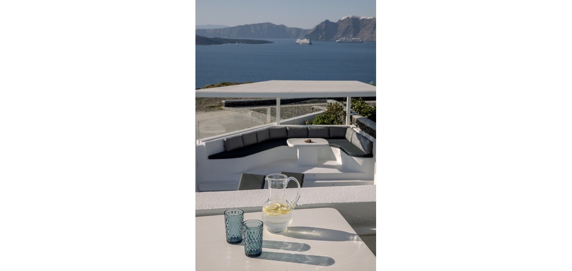 Εσωτερικοί χώροι - Επάνω όροφος - Βίλα Deluxe με θέα στην Καλντέρα - 6 άτομα