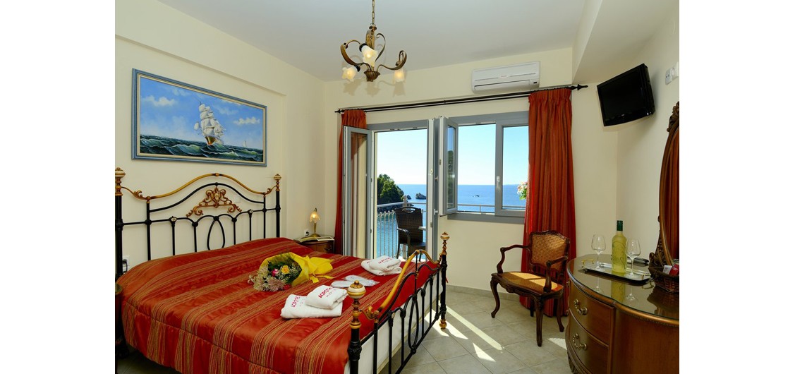 Deluxe Double Room with Sea View - 2 persons