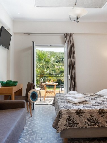 Studio Superior - 2-3 persoane