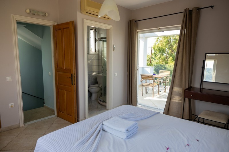 Villa mit privatem Pool mit Meerblick - Aris