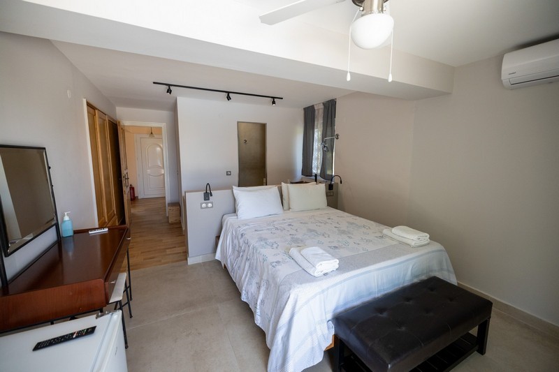 Villa mit privatem Pool mit Meerblick - Fivos