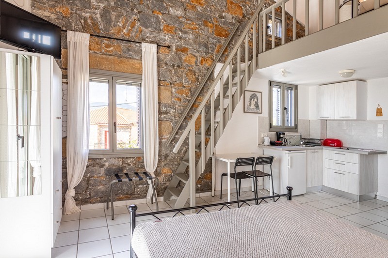 三人一室公寓 #5 (三楼)