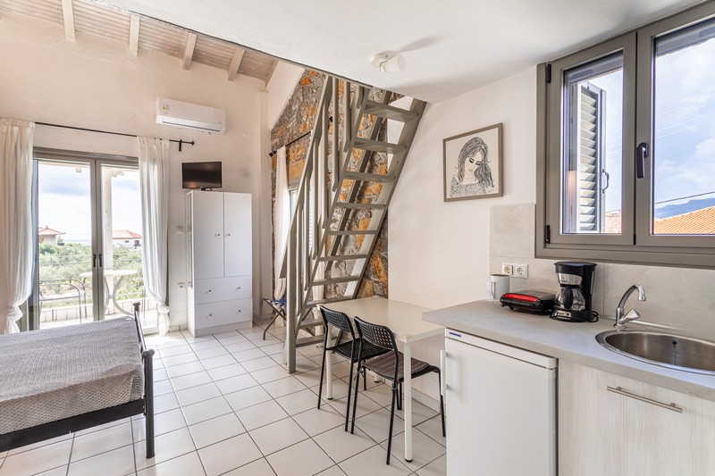 三人一室公寓 #5 (三楼)