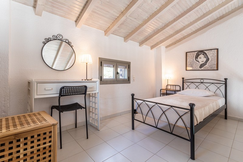 三人一室公寓 #5 (三楼)