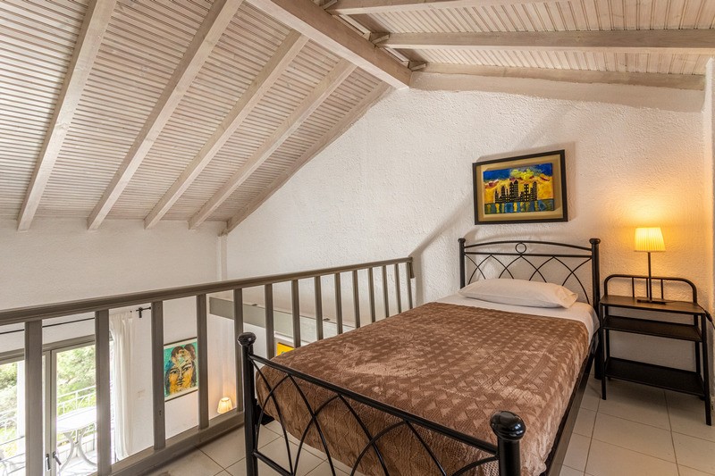 三人一室公寓 #6 (三楼)