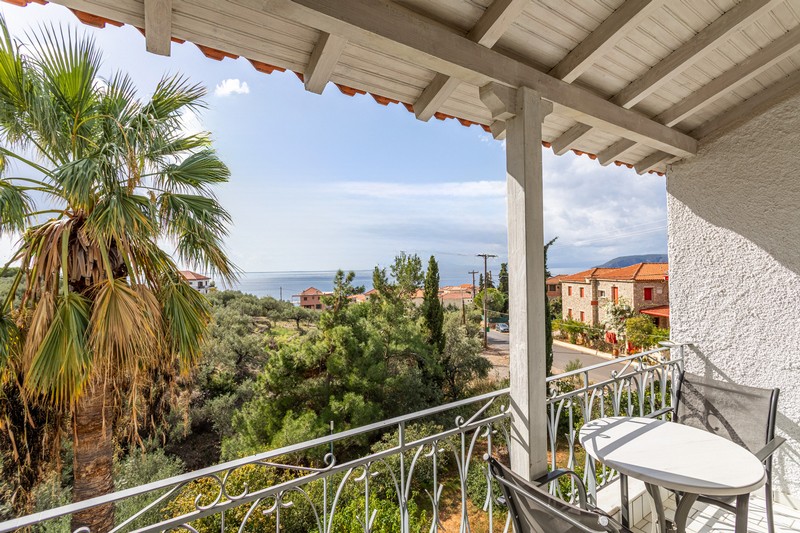 三人一室公寓 #6 (三楼)