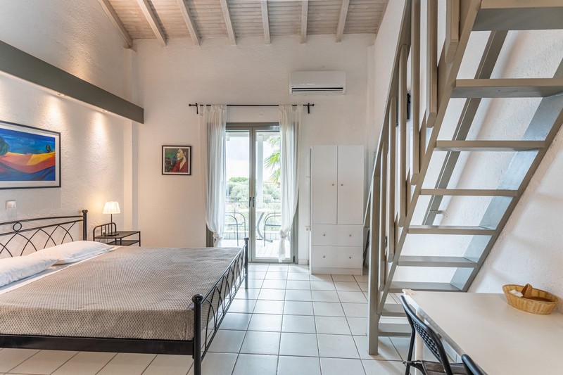 三人一室公寓 #7 (三楼)