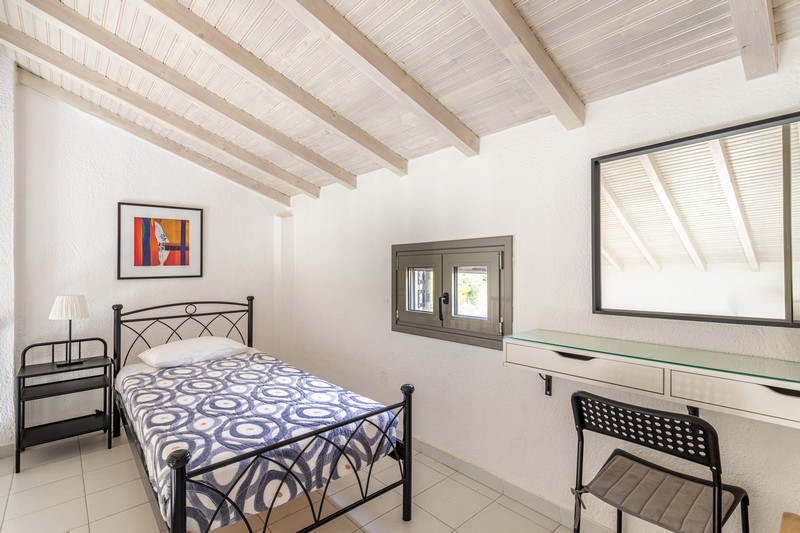 三人一室公寓 #8 (三楼)