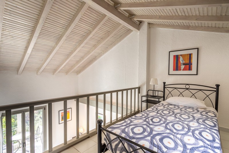 三人一室公寓 #8 (三楼)