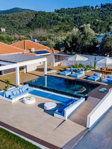 户外空间 - 别墅（4-6 人）