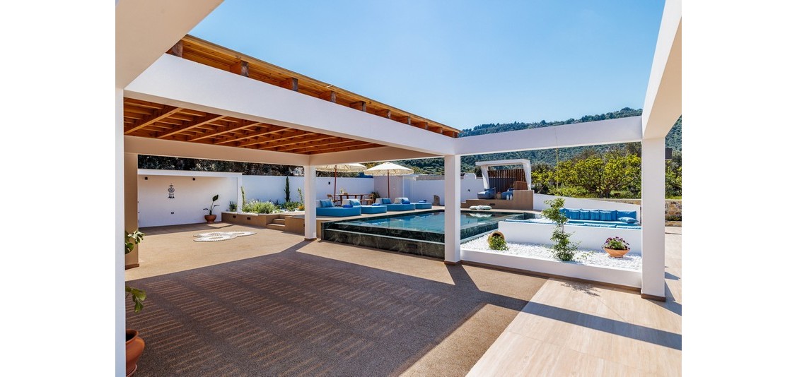 户外空间 - 别墅（4-6 人）