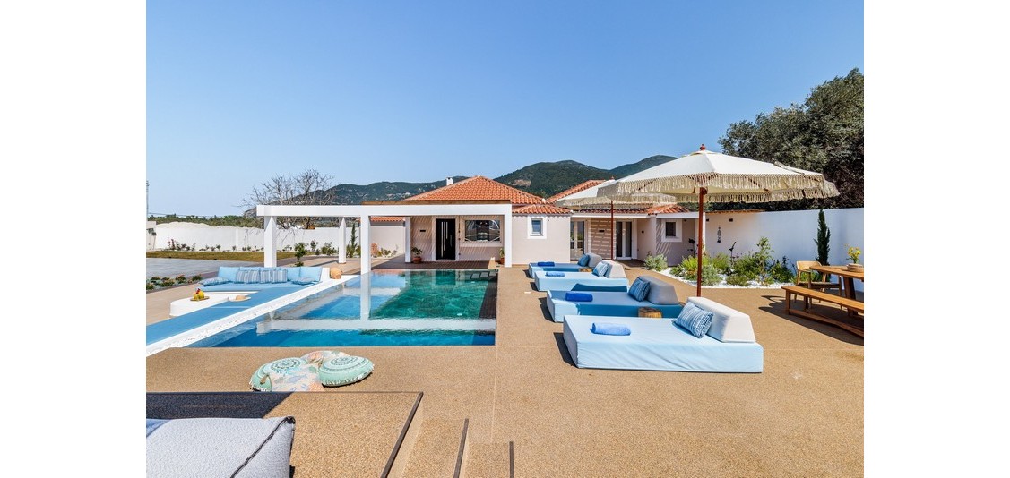 户外空间 - 别墅（4-6 人）