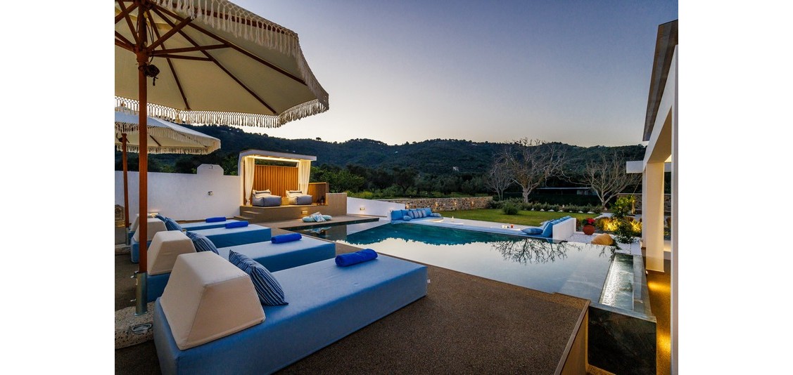 户外空间 - 别墅（4-6 人）