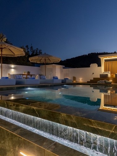 户外空间 - 别墅（4-6 人）