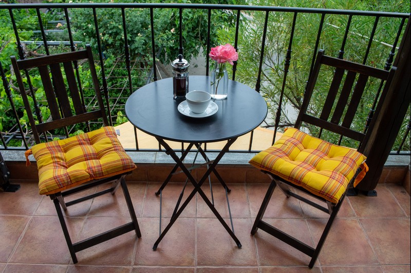 Studio mit Balkon und Bergblick