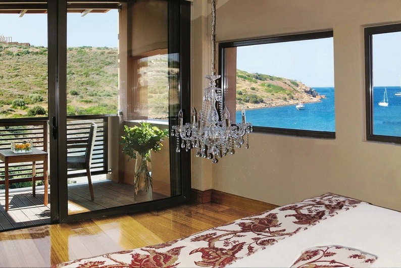 Presidential Suite with sea view and Poseidon Temple view