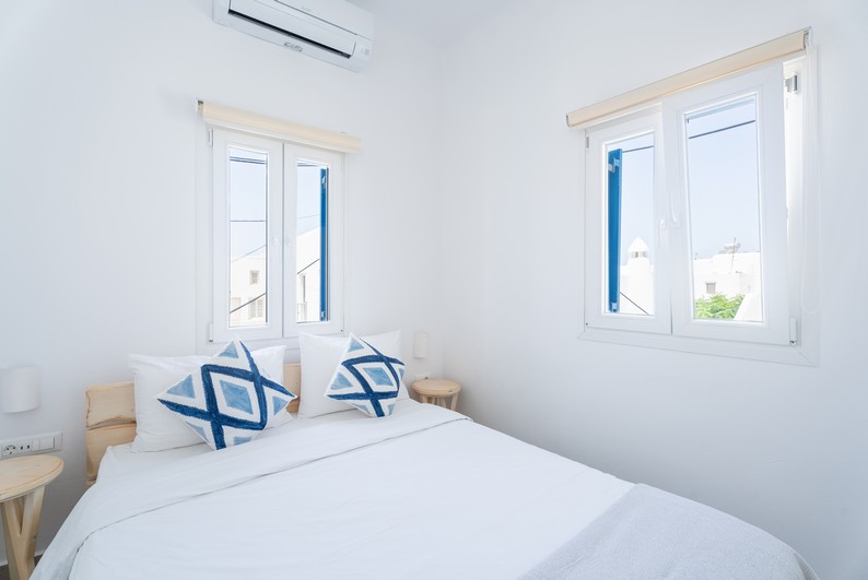 Queen Deluxe room with balcony