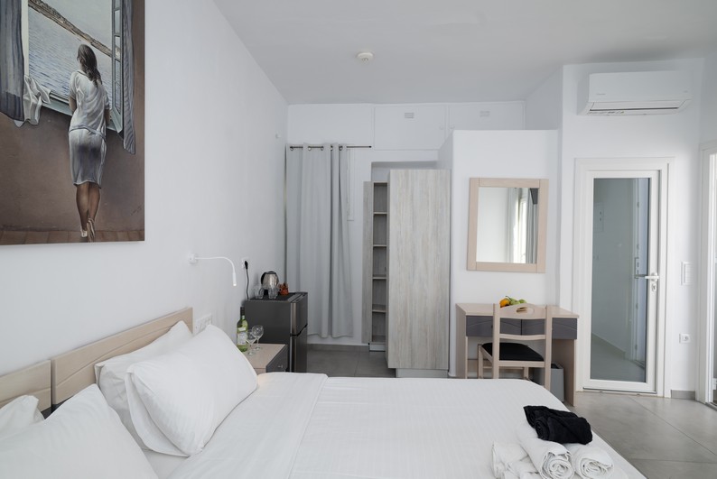 Deluxe Triple room with city view