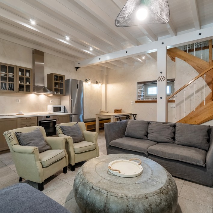 Villa - Grey - 4 adults, 1 child