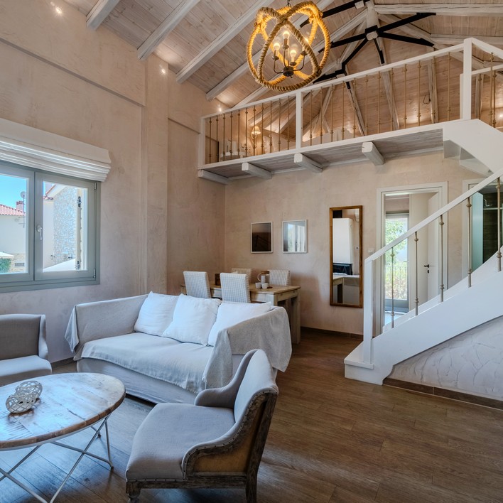 Villa - White - 4 adults, 1 child